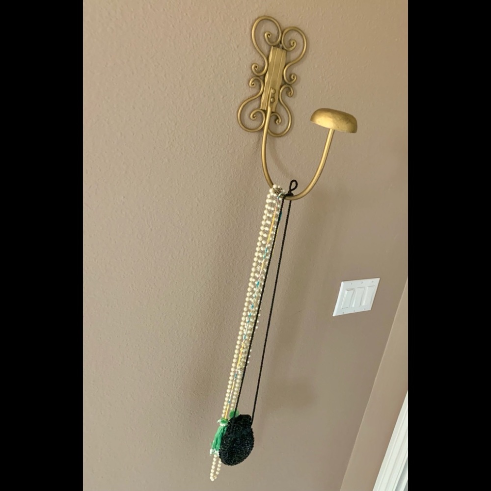 Hang your Jewels in style. Sturdy for heavy coats.